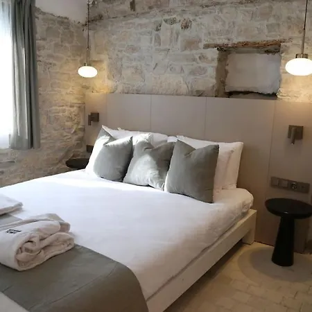 Appartement Historical Stone House With Small Patio