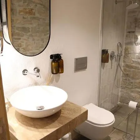 Historical Stone House With Small Patio Lägenhet *